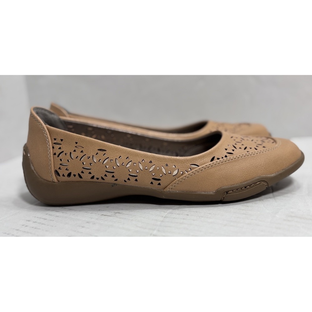 Array Jordan Tan Laser‎ Cut Comfort Flats – Women's 5.5M – Slip-On Casual Shoes